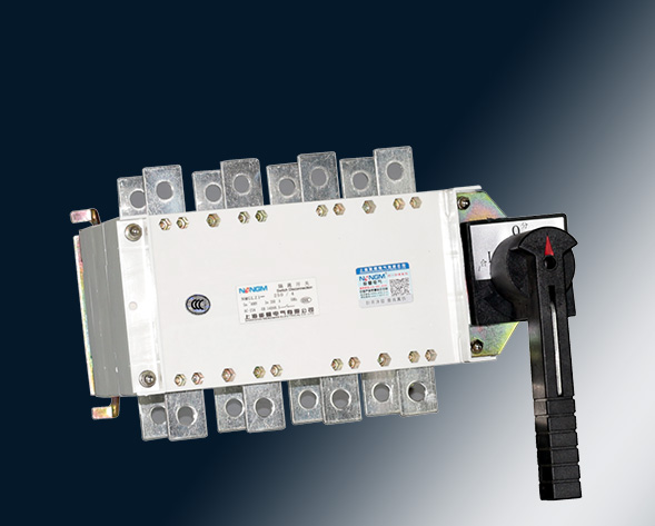 NMGLZ1-63A~3150A轉(zhuǎn)換隔離開關(guān)（雙投開關(guān)）上下組合運(yùn)用于兩條低壓電路切換或者兩個(gè)負(fù)載設(shè)備的轉(zhuǎn)換或安全隔離等?！?>
											NMGLZ1-63A~3150A轉(zhuǎn)換隔離開關(guān)（雙投開關(guān)）上下組合</a>
										</div>
										 
										<div   id=