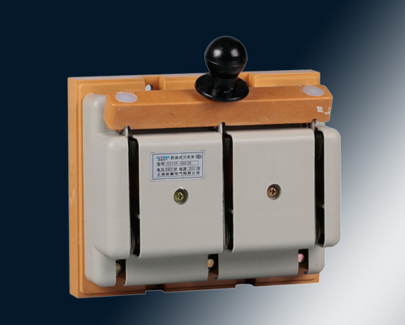 HD系列單投刀開關(guān)、HS系列雙投刀開關(guān)適用于交流50Hz、額定電壓400V、直流220V，額定電流至1500A的成套配電裝置中，用作手動(dòng)不頻繁接通與分?jǐn)嘟恢绷麟姟?>
											HD、HS開啟式刀開關(guān)</a>
										</div>
										 
										<div   id=